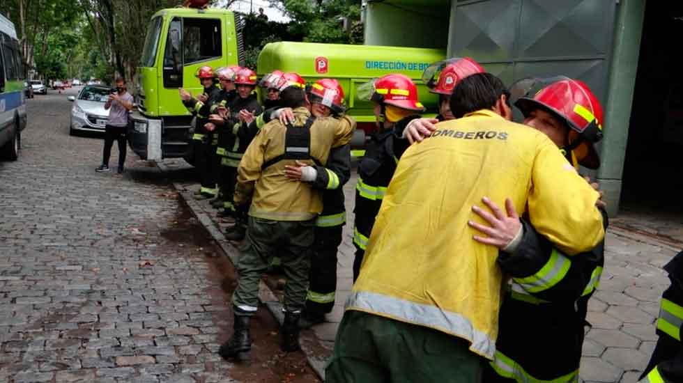 Emotivo recibimiento a los bomberos juninenses que estuvieron en Corrientes