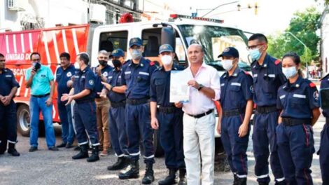 Entregaron una camioneta a los Bomberos Voluntarios