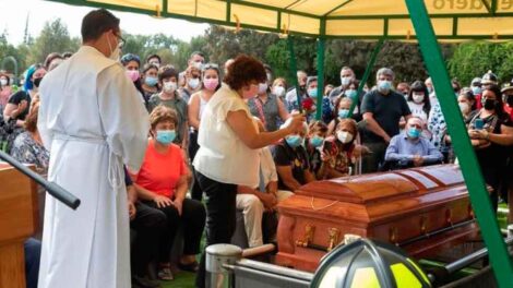 Multitudinario funeral de la Bombero Valentina Astudillo George