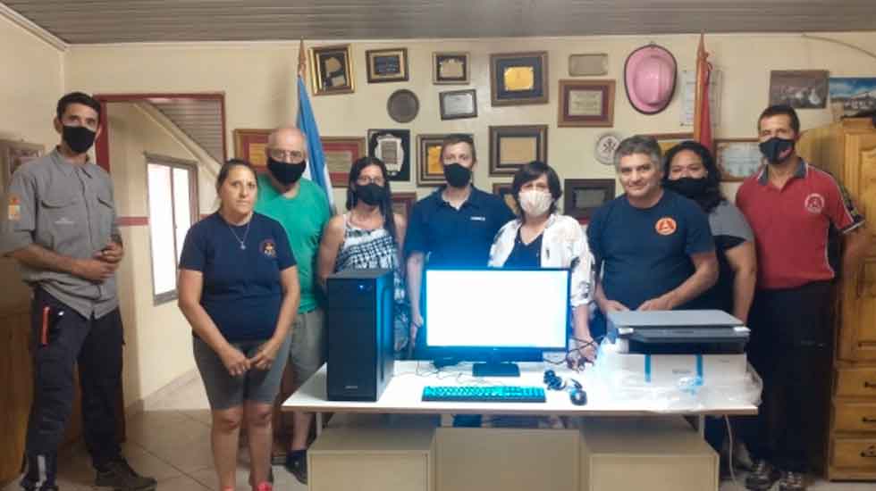 Entregan equipamiento informático a  Bomberos Voluntarios de Villalonga