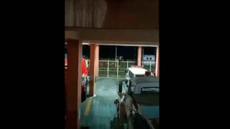 Un hombre intento entrar a la fuerza a estación de bomberos