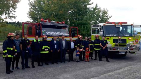 Bomberos presentaron los dos autobombas adquiridos para su flota