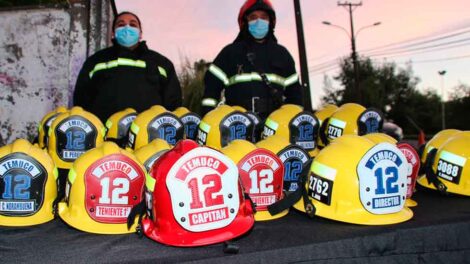 Bomberos de Temuco puso en servicio nuevo modelo de casco