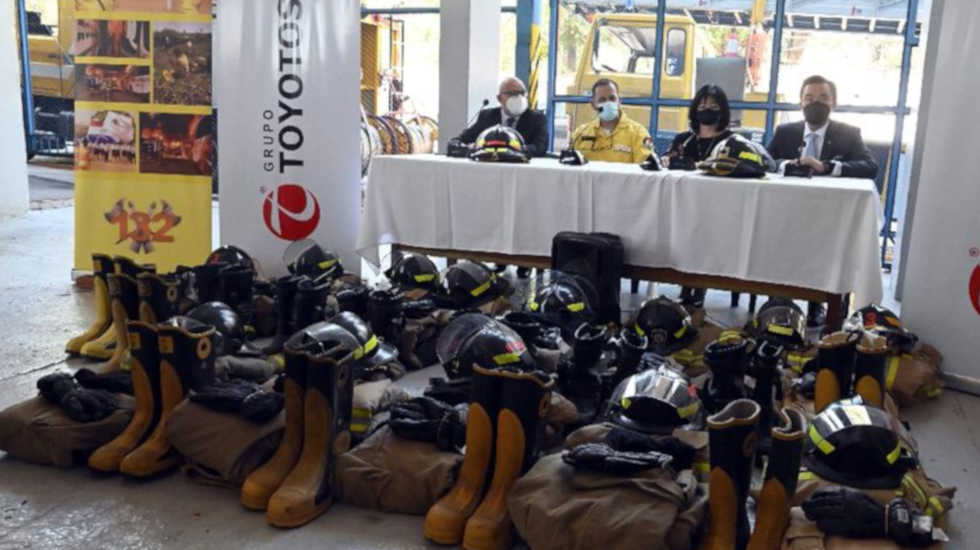 Equipos donados a Bomberos Voluntarios del Paraguay