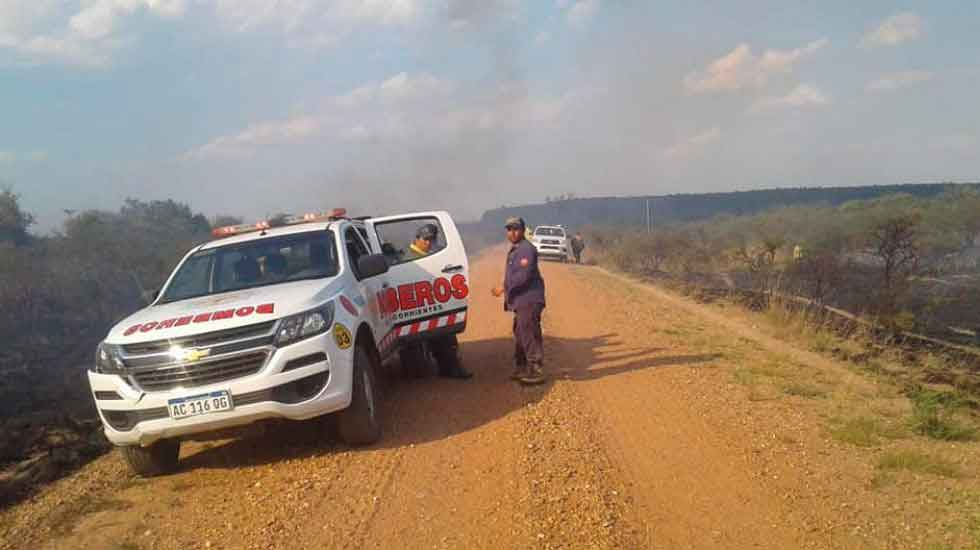 Bomberos vendieron una camioneta para construir su cuartel