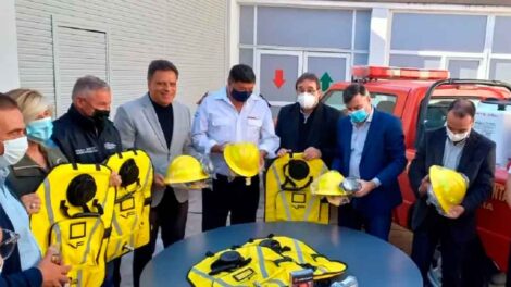 Entregan equipamiento a los Bomberos Voluntarios