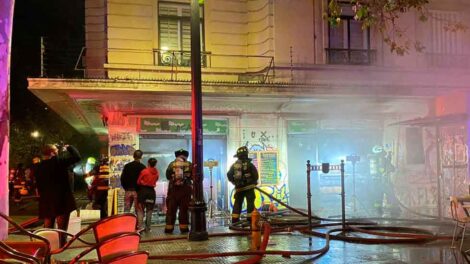 7 bomberos electrocutados deja incendio en Maipú