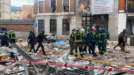 Condecoran a los bomberos que intervinieron en explosión de la calle Toledo