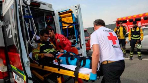 Un bombero herido en las labores de extinción de un incendio