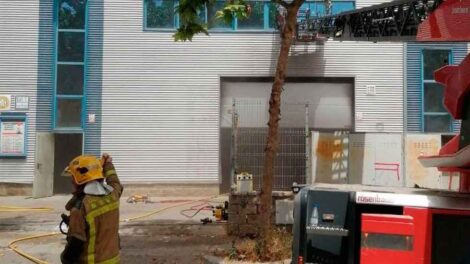 Familia de bombero fallecido hace un año acusa al cuerpo de desampararlos