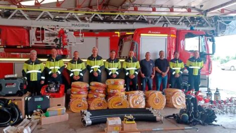 Bomberos de San Bartolomé de Tirajana estrena los nuevos equipos y material