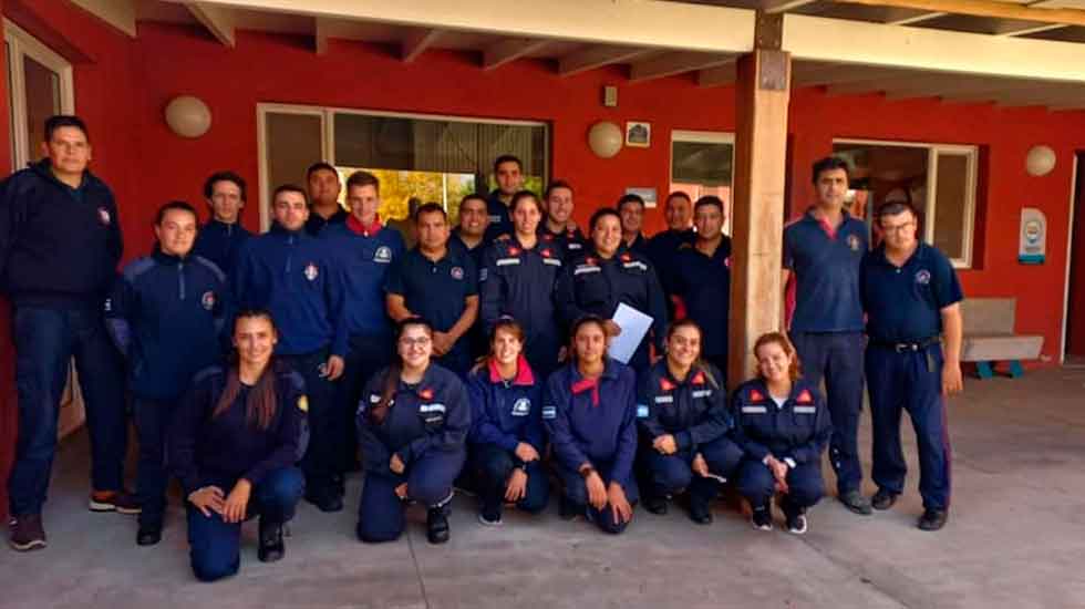 Bomberos voluntarios le salvaron la vida a una beba recién nacida