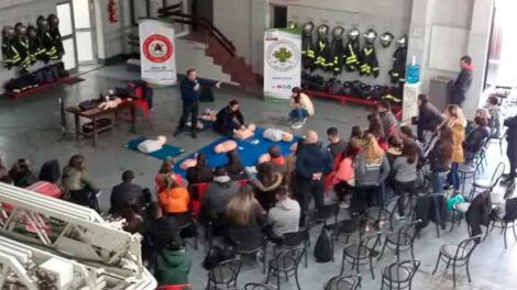 Los Bomberos Voluntarios de Lomas brindaron una charla sobre RCP