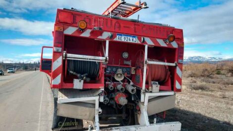 Conductor ebrio chocó contra un camión de Bomberos