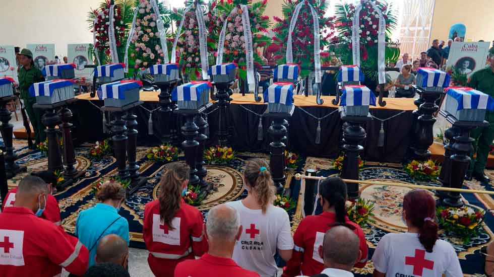 Cuba rinde homenaje a los fallecidos en el incendio de Matanzas