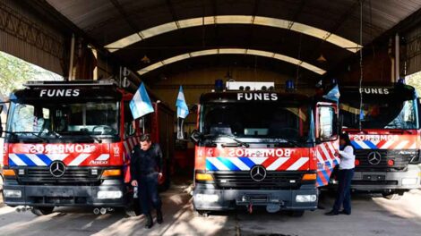 Bomberos de Funes cuentan con tres nuevas autombombas