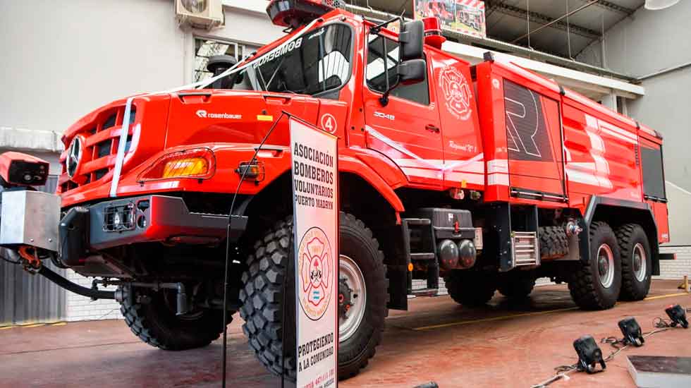 Bomberos Voluntarios de Madryn presentaron su nueva autobomba