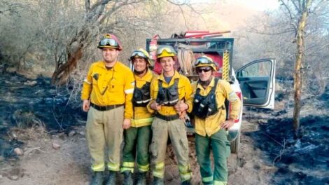 Bomberos de la Villa de Merlo combatieron el fuego en San Juan