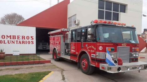 Bomberos de Sastre compraron un nuevo autobomba a Estados Unidos