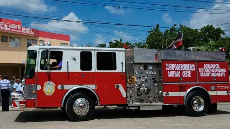 Dona camión a bomberos de Cienfuegos