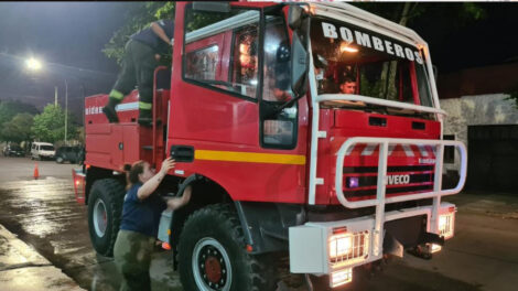 Bomberos de Bragado presentó una de las cuatro unidades adquiridas