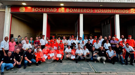 Bomberos conmemoró su 67 aniversario con emotivos homenajes