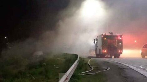 Dos bomberos voluntarios heridos en un incendio en Bernal