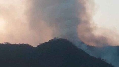 Salta: continúa el arduo trabajo de los bomberos voluntarios