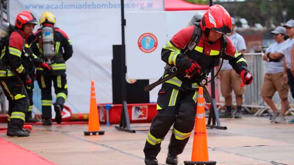 Bomberos de todo el país participaron del Desafío de Habilidades Bomberiles