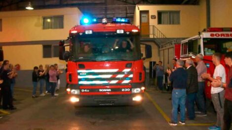 Llegó una nueva unidad al cuartel de Bomberos Olavarría