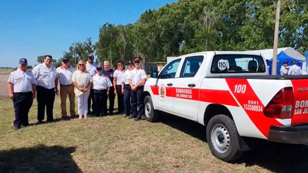 Bomberos de San Jerónimo Sud con nueva camioneta