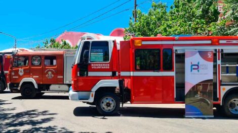 Bomberos Voluntarios de Plaza Huincul recibió nueva unidad