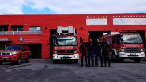 Emotivo homenaje de los Bomberos de Álava a su compañero Iker Bilbao