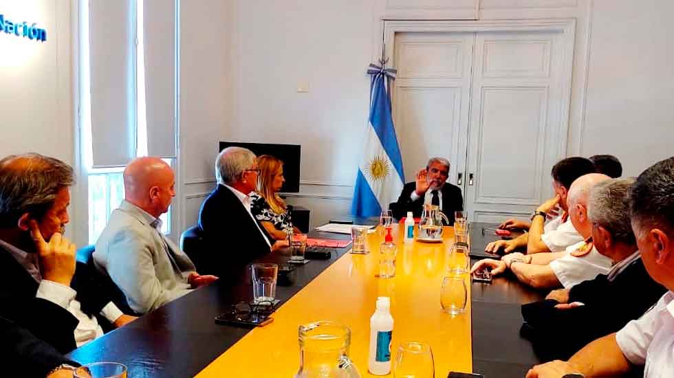 Reunión de trabajo de bomberos junto al ministro de Seguridad de la Nación