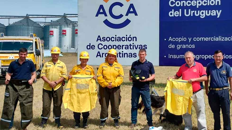 Donaron a los Bomberos de Concepción del Uruguay ropa forestal