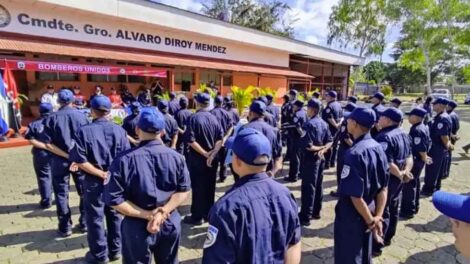 Bomberos inician su curso de capacitación y entrenamiento