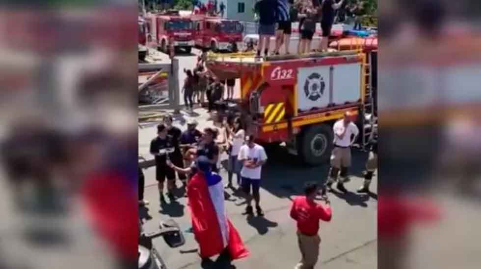 Conaf refuta a Bomberos y aclara que incendios en Quillón siguen en combate