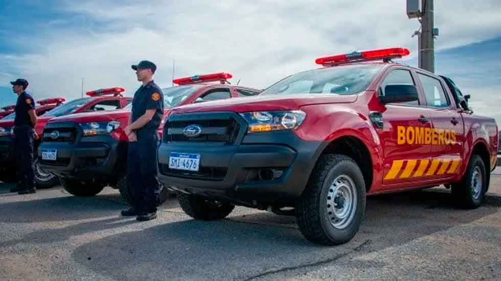 Personal de Bomberos y de la Policía recibieron 40 nuevos vehículos