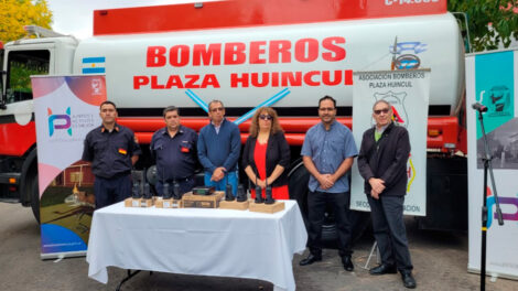 Bomberos voluntarios de Plaza Huincul estrenan equipamiento