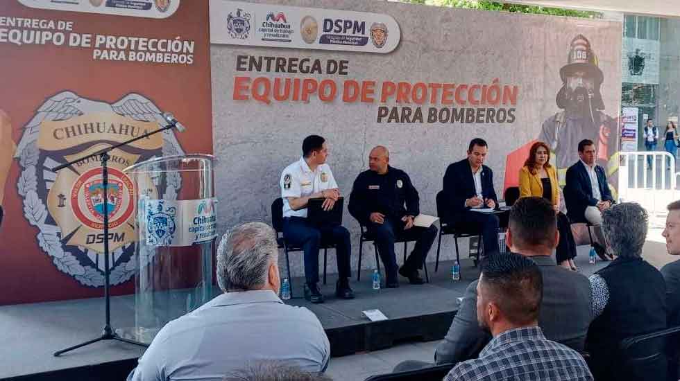 Entregan al Cuerpo de Bomberos nuevos equipos de protección