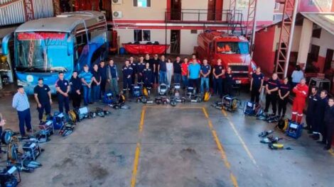 Bomberos Voluntarios recibieron equipos para rescate vehicular