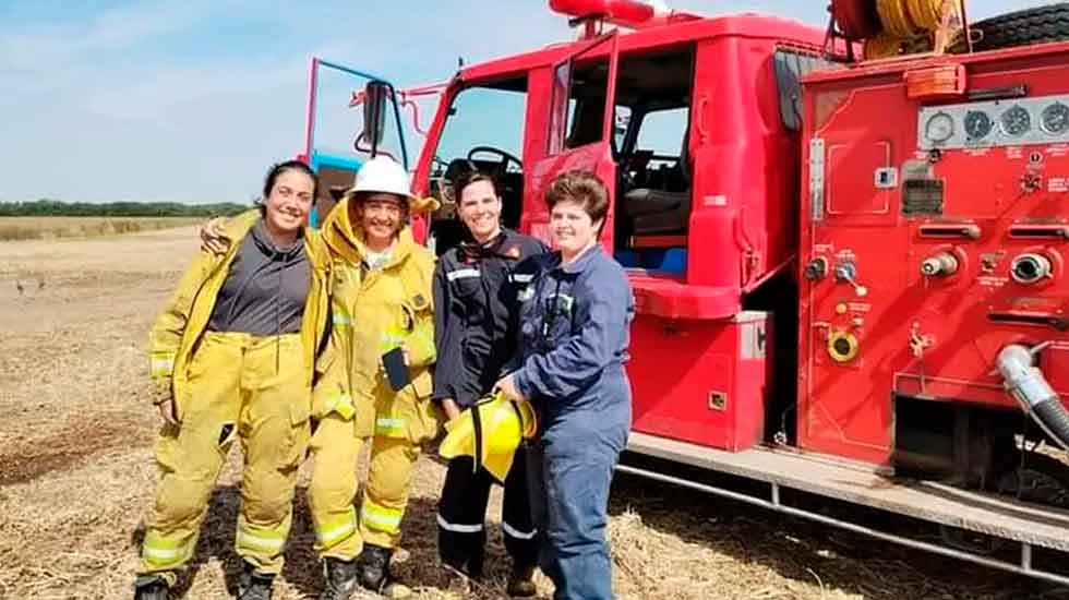 Bomberos de O’Higgins despachó una dotación completa por mujeres