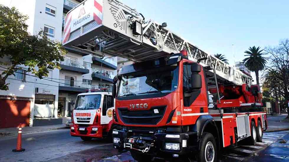 Entregan una autobomba a los bomberos de Tigre