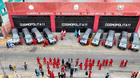 Entregan vehículos al Cuerpo de Bomberos Voluntarios del Perú
