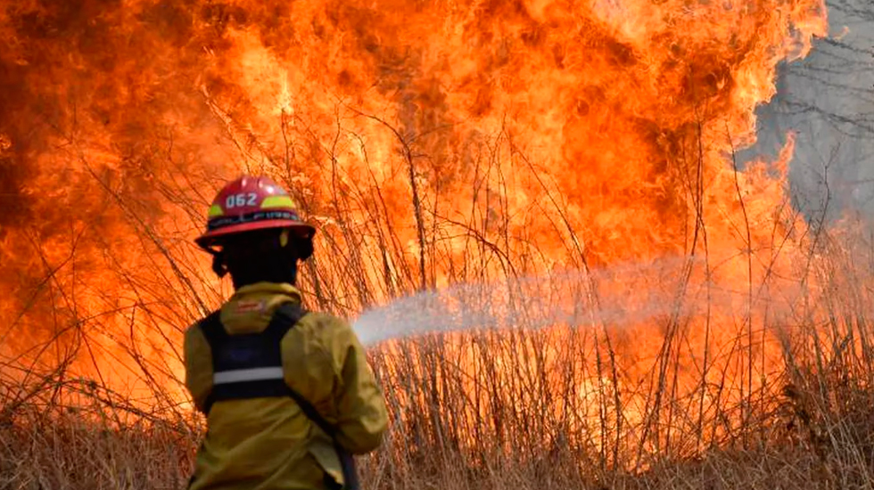 Continúan los incendios en San Luis con varios focos activos