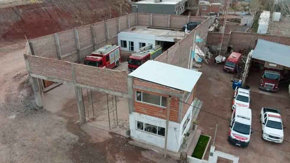 La obra del cuartel de bomberos se detuvo por falta de fondos