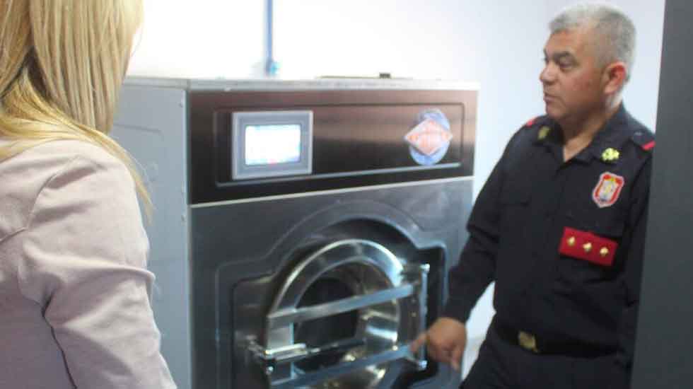 Bomberos de Centenario inauguraron un moderno lavadero de equipamiento