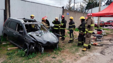 Bomberos Voluntarios se capacitaron en rescate vehicular