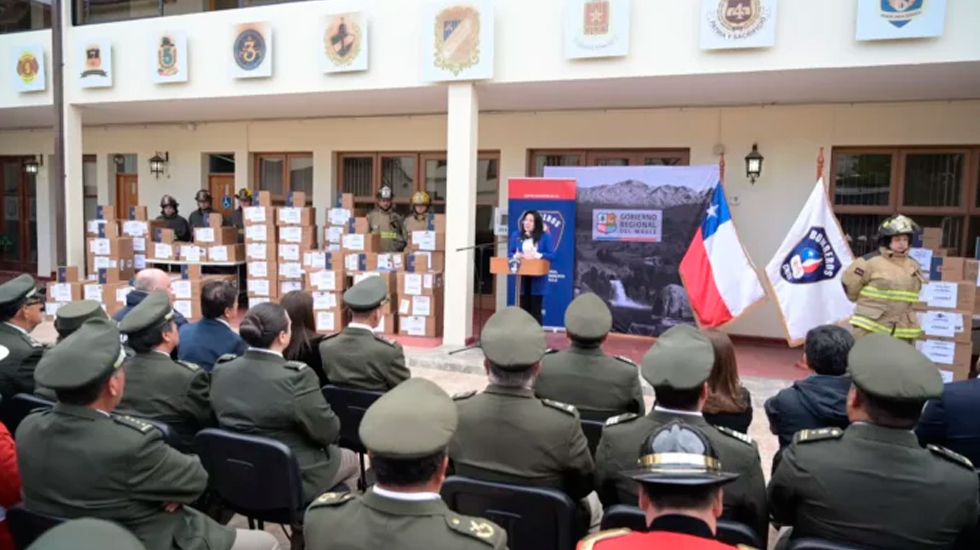 Bomberos del Maule reciben nuevos equipos de comunicación