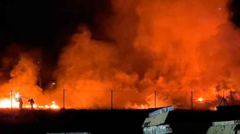 Bomberos de Córdoba intervienen en un incendio de grandes dimensiones